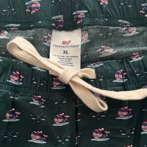 Vineyard Vines Men’s Pajama Bottoms - Green with Hockey Whale